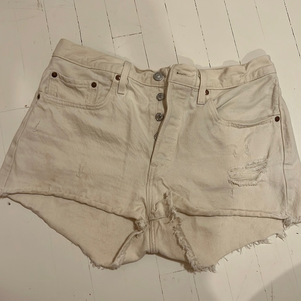 Levi’s 501 cream cutoff shorts size 30